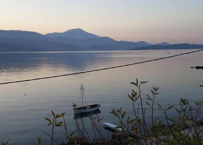 فيلة Apollonides Seafront Villa1 Aoede *